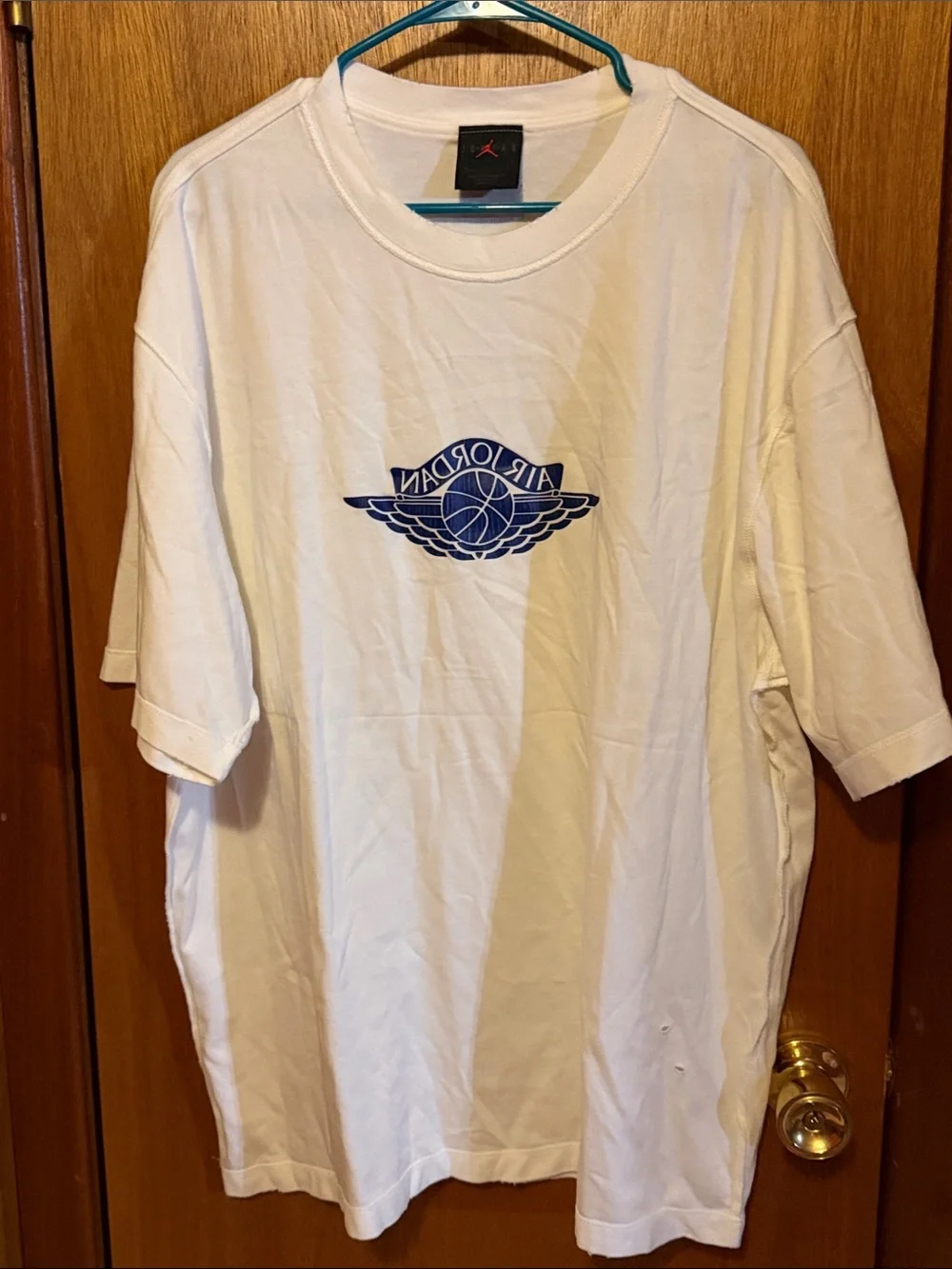 Retro Jordan Shirt tattered style